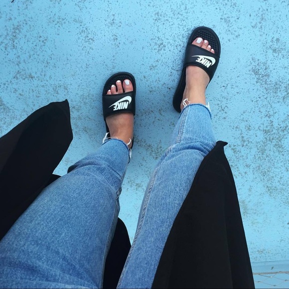 nike slides with jeans